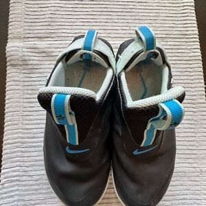 Nike Ladies Black Sneakers with Light Blue Accents